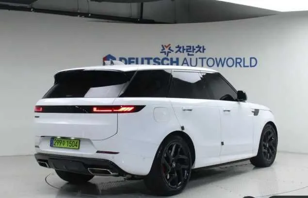 Range Rover Sport P550e Autobiography — фото 1