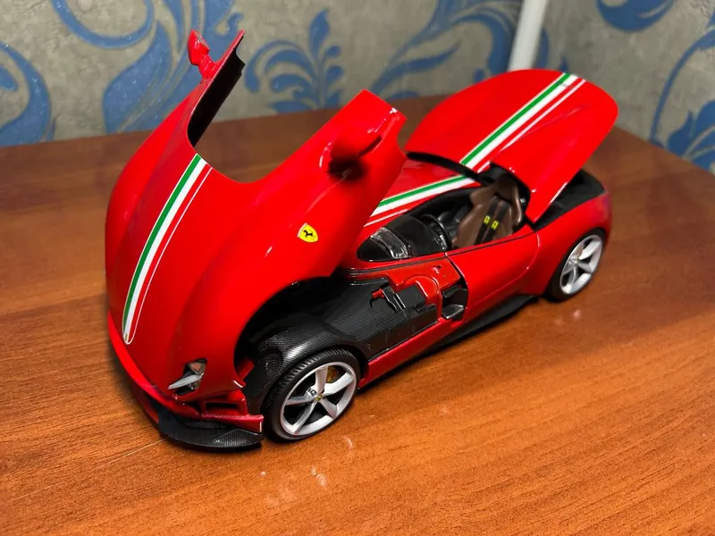 Модель авто FERRARI 1