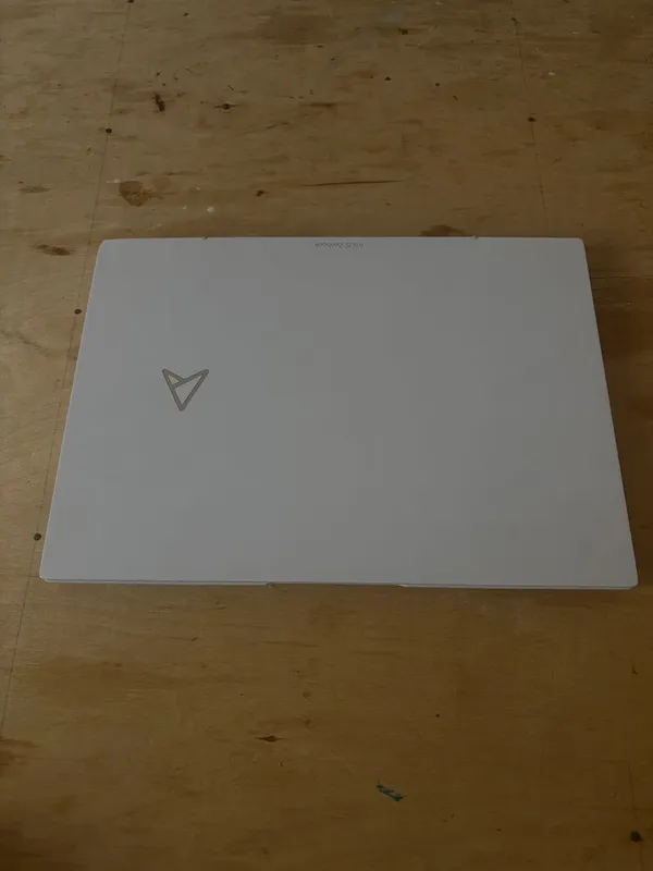 Asus Zenbook S 13 с гарантией 2 Asus Zenbook S 13 с гарантией 2
