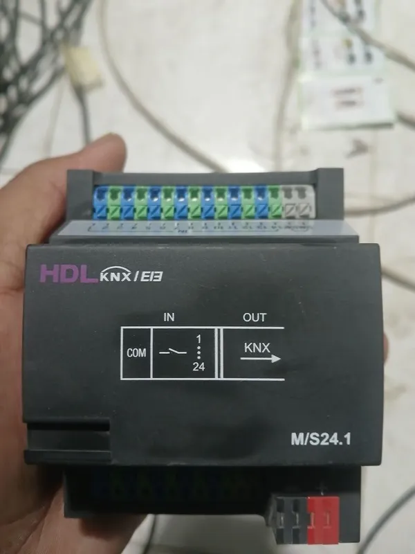DIN 24-контактный модуль входов KNX — фото 2