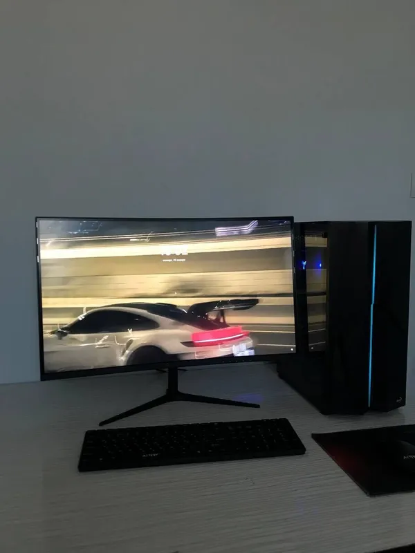 Kompyuter pc terilgan (kc)
