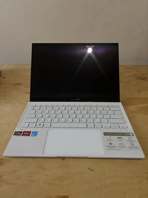 Asus Zenbook S 13 с гарантией 1 Asus Zenbook S 13 с гарантией 1