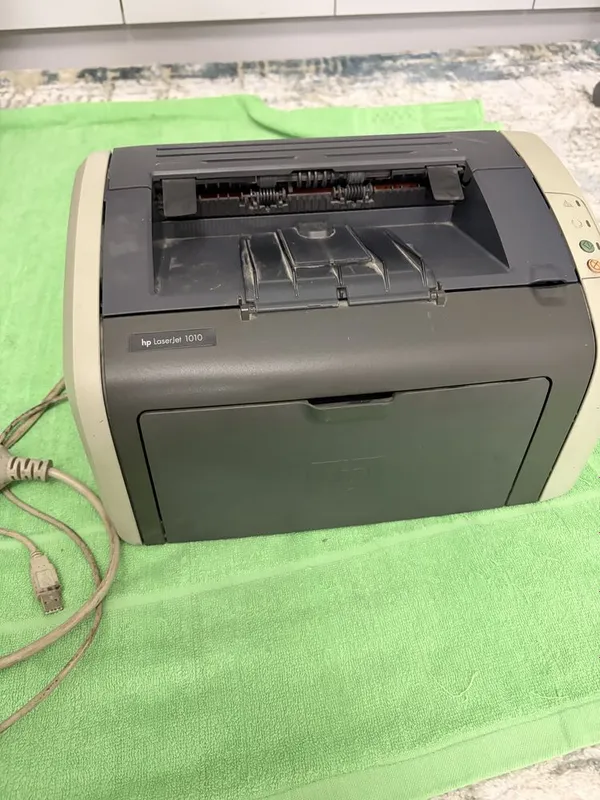 HP LaserJet 1010 printer 4