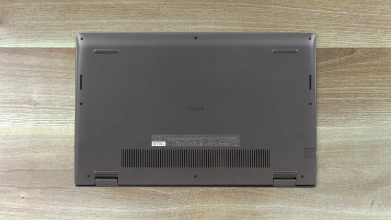 DELL VOSTRO 3520 2
