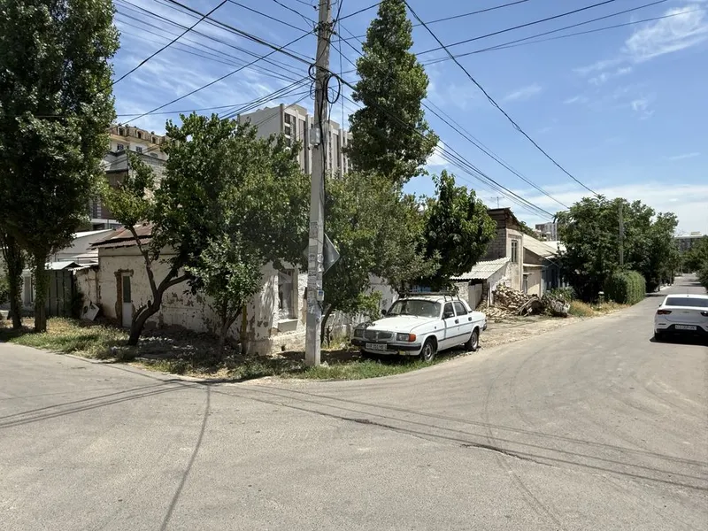 ПАРКЕНСКИЙ Аренда участка 2,3 сутик 4 та хонаси бор румонти йук