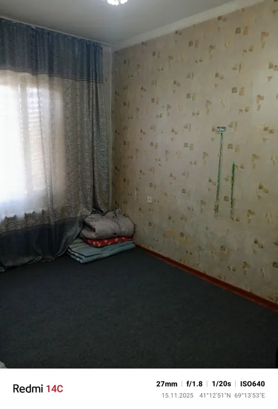 Ijaraga kv bor yarmarka oldida 3ta ayol kishi