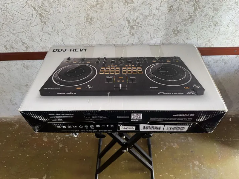 Pioneer Ddj-Rev1 коробка документ + сумка 1 Pioneer Ddj-Rev1 коробка документ + сумка 1