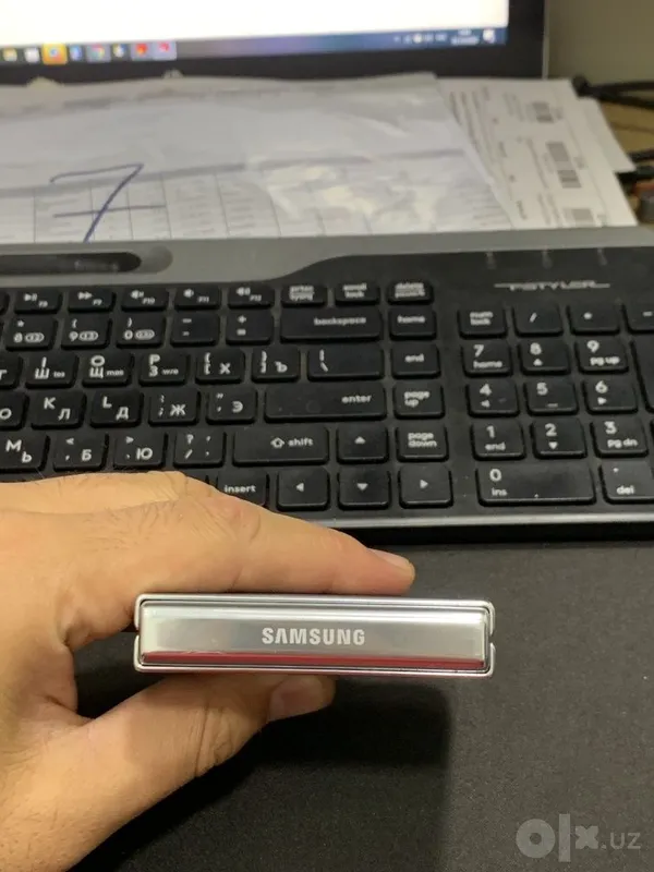Samsung Z Flip 5 512GB продаётся 2 Samsung Z Flip 5 512GB продаётся 2