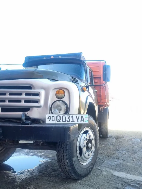 Zil 130 sotiladi yili 90. 7 Zil 130 sotiladi yili 90. 7
