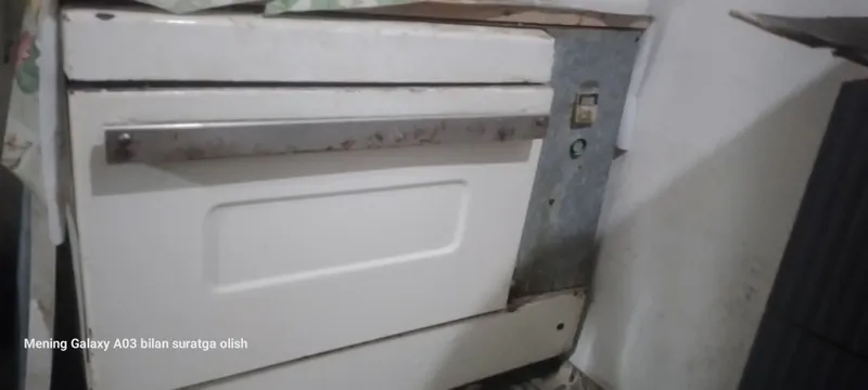 Holati yaxshi somsachilar, pechenyechilar uchun katta pechka