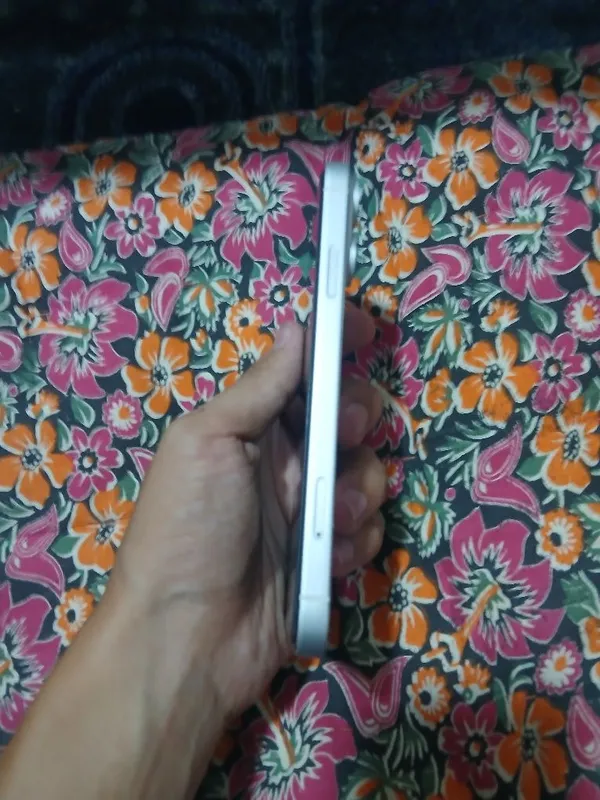 Iphone xr 17 pro 128gb 17pro korpus taqilgan 4 Iphone xr 17 pro 128gb 17pro korpus taqilgan 4