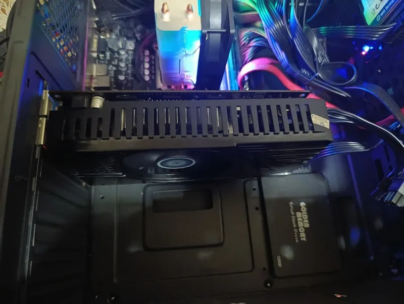 Geforce GTX 550 ti видеокарта — фото 1