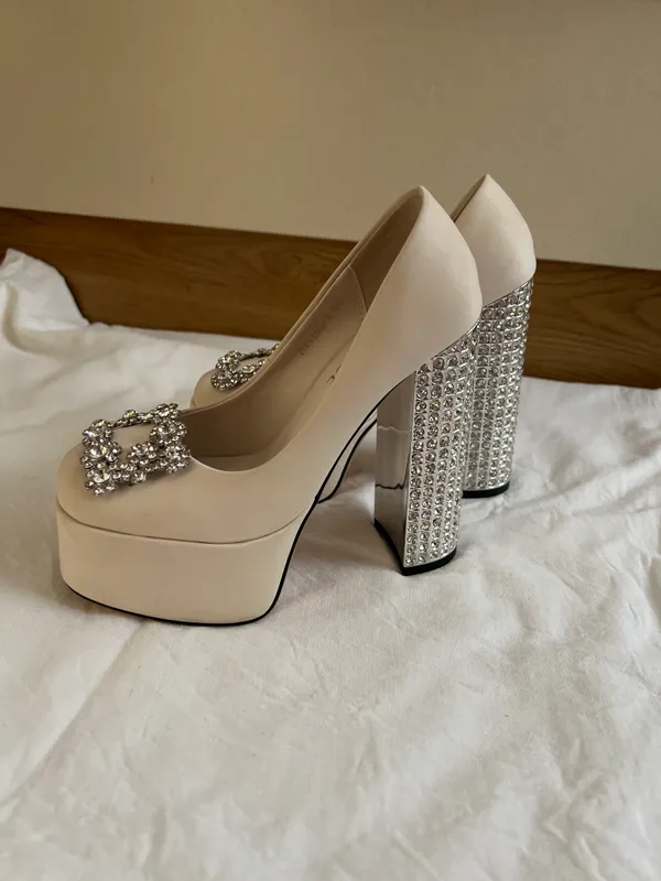 Versace tufli razmeri 36 2