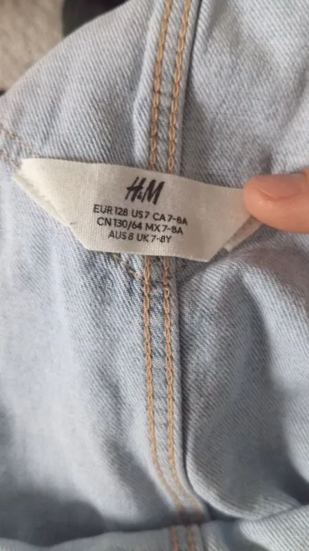 Джинсовый комбинезон H&M на 7-9 лет — фото 3