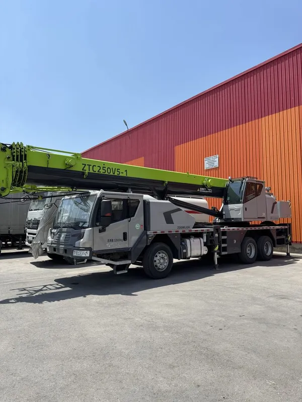 Avtokran ZOOMLION ZTC250V toshkenda tayyor 1