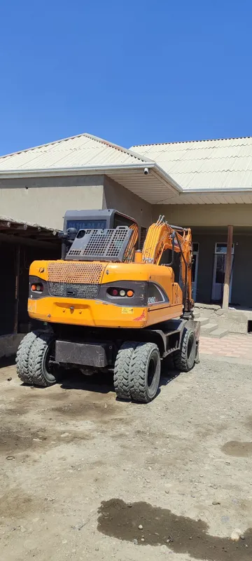 Ekskavator XINIU XN90lx 4 Ekskavator XINIU XN90lx 4