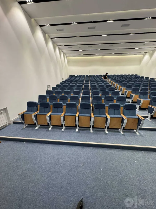 Katta majlislar zallari uchun teatr kreslolari 4 Katta majlislar zallari uchun teatr kreslolari 4