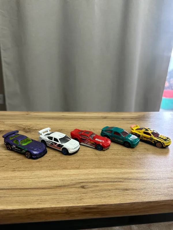 Набор из 5 машинок Hot Wheels 4 Набор из 5 машинок Hot Wheels 4