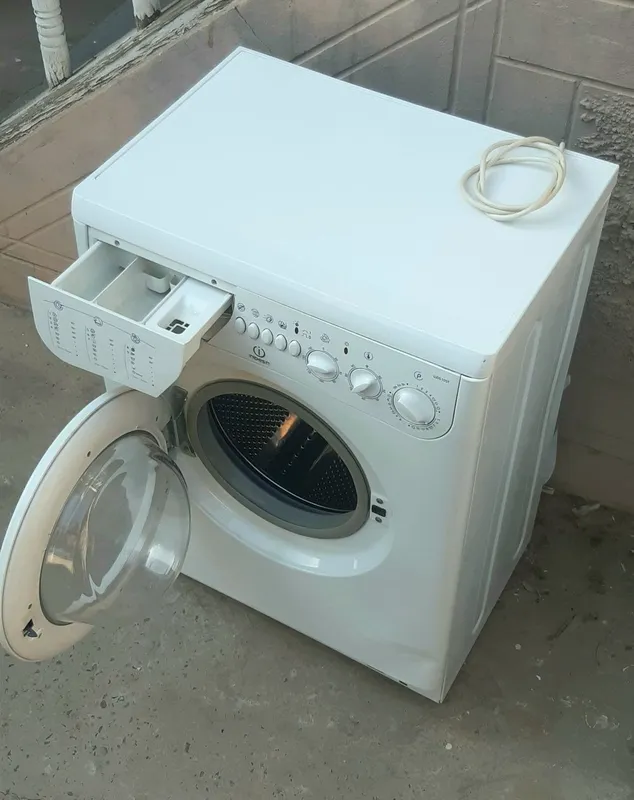 Стиральная машина INDESIT WDS 10ST с функцией сушки. — фото 1