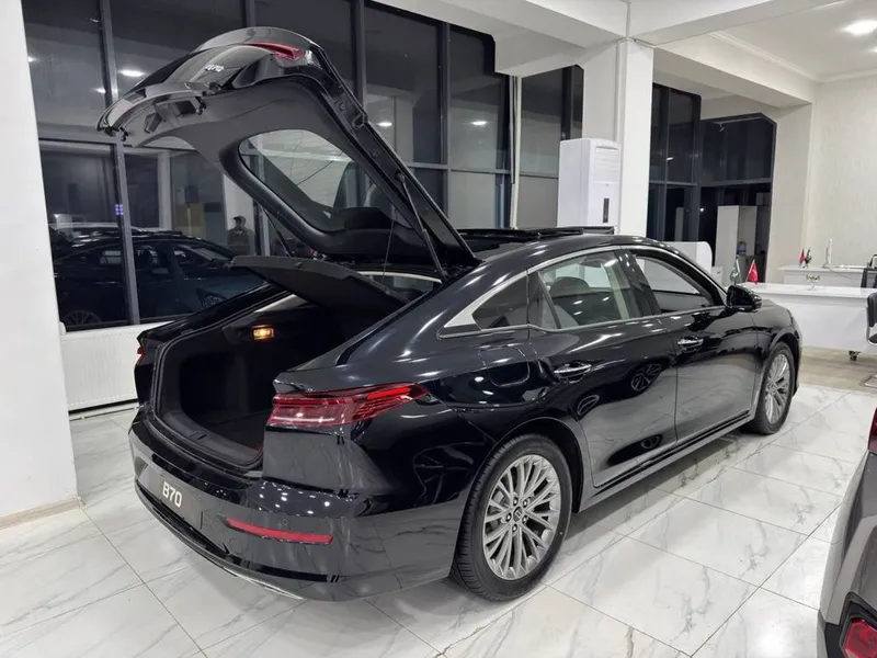 Bestune b70 restailing yangi avtosalon 3