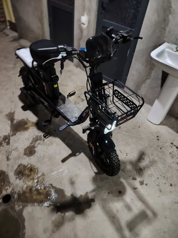 Skuter sotiladi dash rider v5pro 2