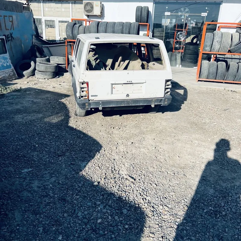Запчасти для Jeep Cheroke 1994 задный мост 1 Запчасти для Jeep Cheroke 1994 задный мост 1
