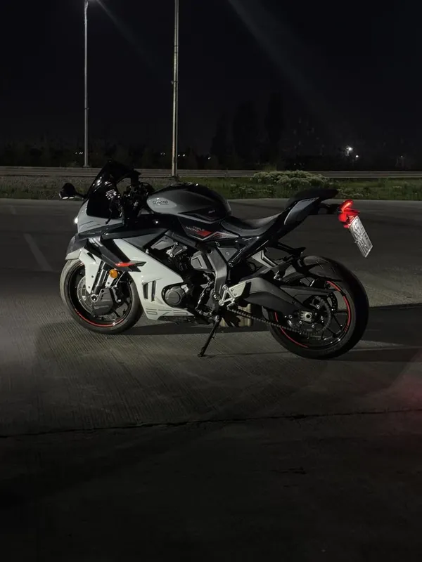 Мотоцикл Cfmoto 675SR-R, идеальное состояние. — фото 2