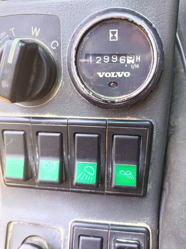 Volvo 145 yili 2015 xolati zo'r Adboynek kichkina kovush bor — фото 7