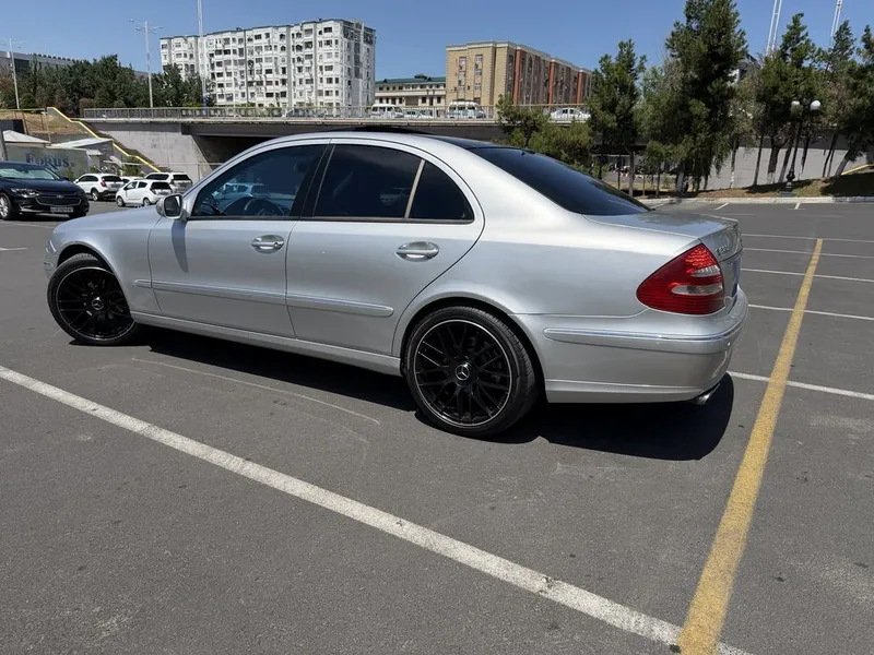 Mercedes-Benz E320 W211 4 Mercedes-Benz E320 W211 4