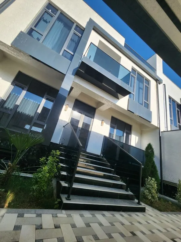 TAWN HOUSE 1