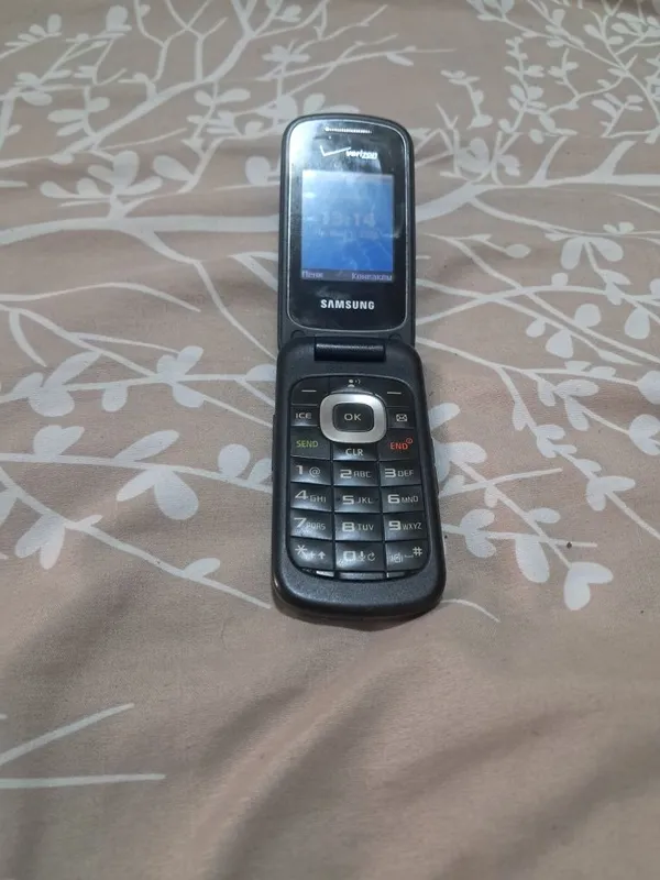 Продам оригинал телефон Nokia 107 2 Продам оригинал телефон Nokia 107 2