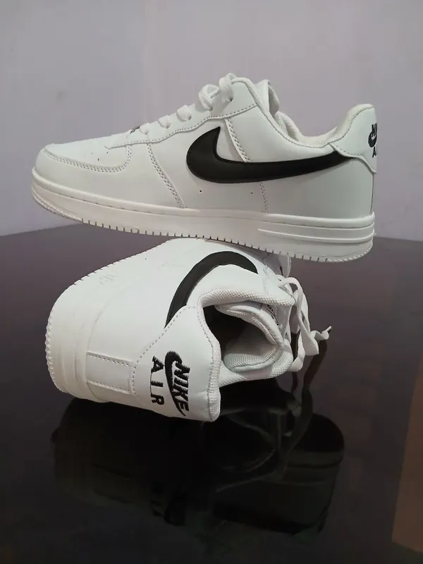 Nike Air krasofka va Baggy shim 4 Nike Air krasofka va Baggy shim 4