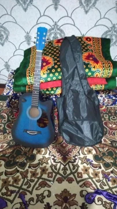gitara satiladi dawisi zor 2 gitara satiladi dawisi zor 2