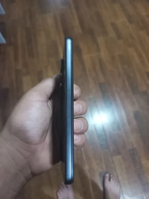 telefondi Holati yahshi hichyeri qiril Maga — фото 1
