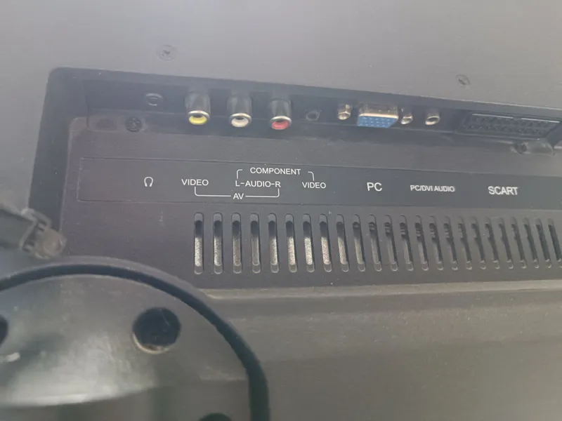 Продаётся телевизор Artel 4