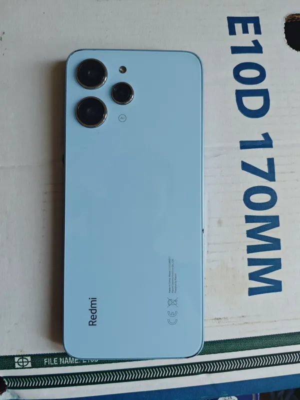 Redmi 12, состояние отличное, 8/256 ГБ 4