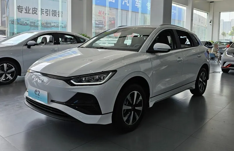 Byd e2 luxury 2025