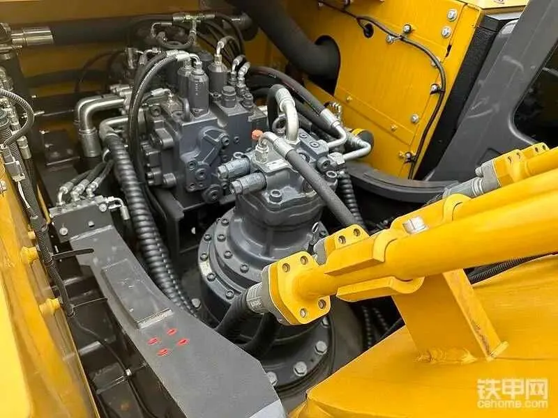 XCMG XE335G гусеничный гидравлический экскаватор 2,1 куб — фото 4