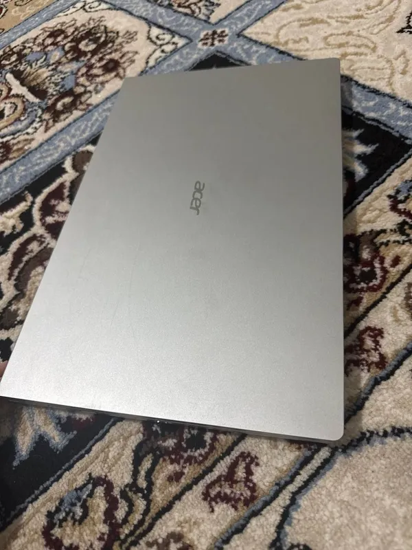 Acer notebook sotiladi