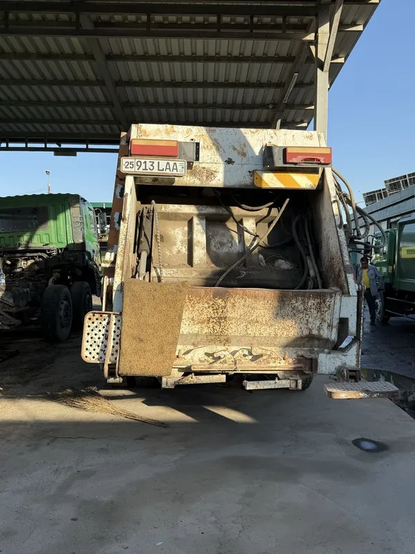 Продается задний пресс Isuzu 2