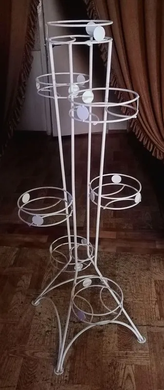 Gullar uchun polga qo‘yiladigan metall taglik. 1 Gullar uchun polga qo‘yiladigan metall taglik. 1