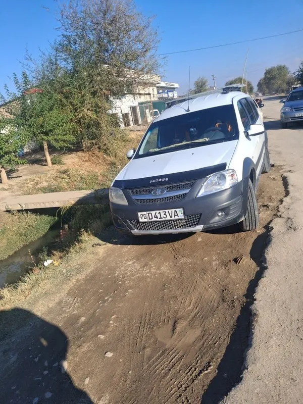 Lada Largus cross