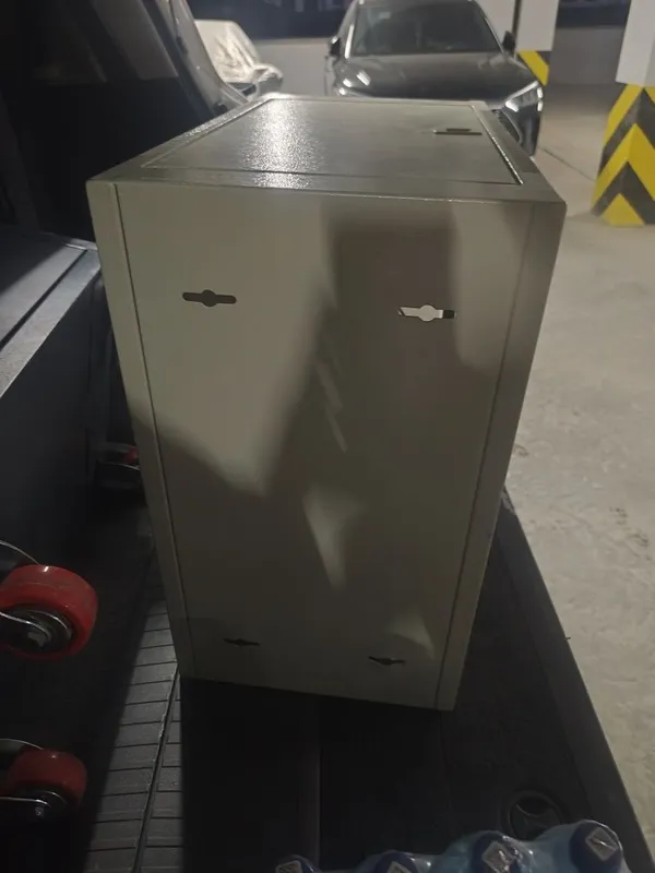 Yaxshi holatdagi server sotiladi 2 Yaxshi holatdagi server sotiladi 2