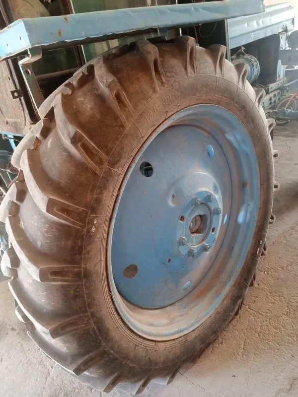 Traktor t28 sotiladi 6 Traktor t28 sotiladi 6