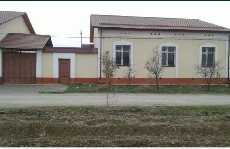 Намунали ховли сотилади!