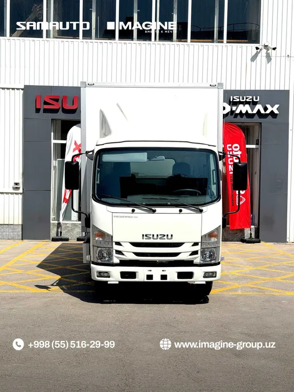 Изотермический фургон на базе шасси "ISUZU NMR77H" 1