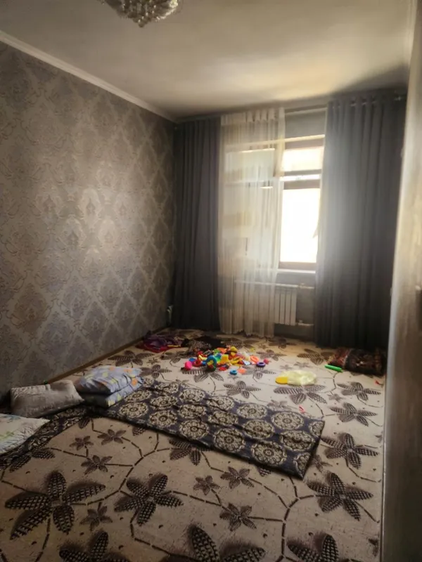 Yangi bozor yaqinida 23-maktab yonida 1-xona 5-etaj lift bor — фото 2