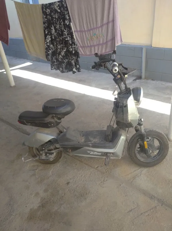 SROCHNII Skuter sotiladi zapchastgayam beriladi faqat SROCHNI