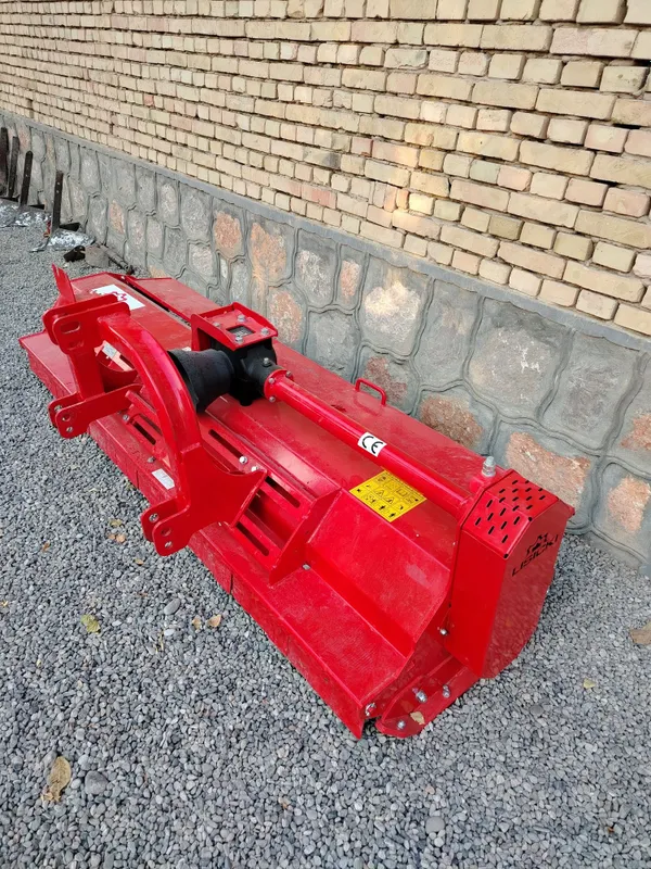 Mulcher 2.40 m sotiladi 2