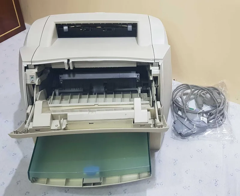 HP Laserjet 1000w printer sotiladi 4